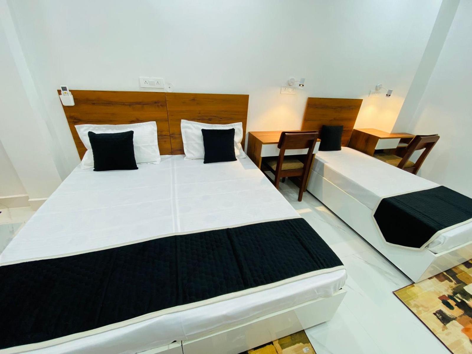 Royal Park Inn Greater Noida Exterior photo