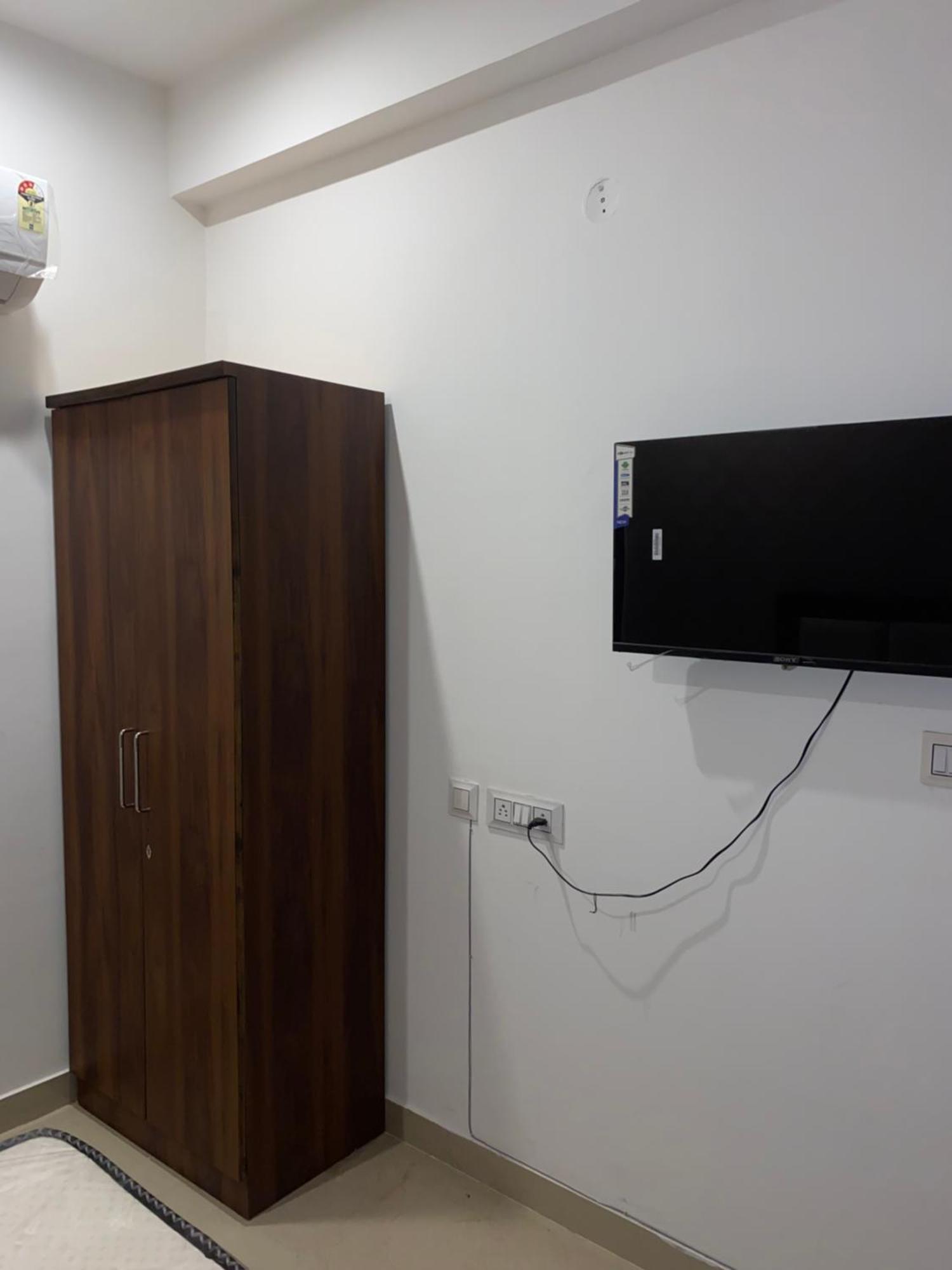 Royal Park Inn Greater Noida Exterior photo